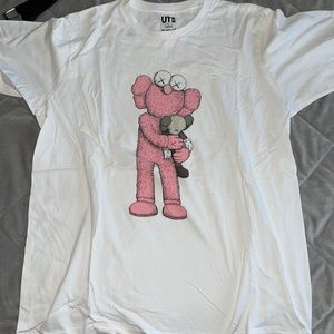 Uniqlo x kaws